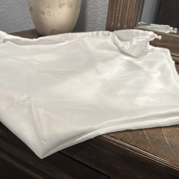 Michael Kors White Dust Bag 17.5” X 17.5” - Picture 4 of 6